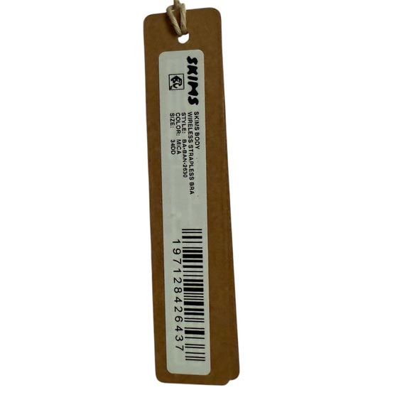 SKIMS Wireless Form Strapless Bra - Picture 7 of 7